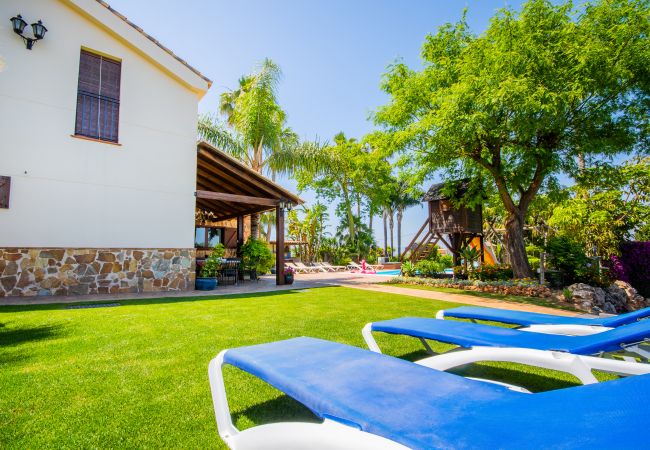 Jardín de esta villa en Alhaurín de la Torre