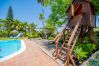 Piscina climatizada de esta villa en Alhaurín de la Torre