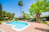 Piscina climatizada de esta villa en Alhaurín de la Torre 