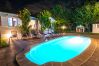 Piscina de esta casa de madera en Alhaurín de la Torre