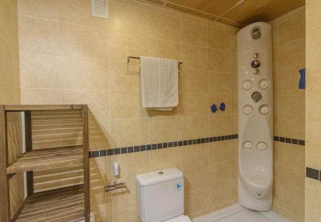 Baño de este apartamento en Fuengirola