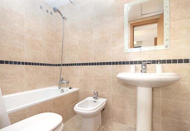 Baño de este apartamento en Fuengirola