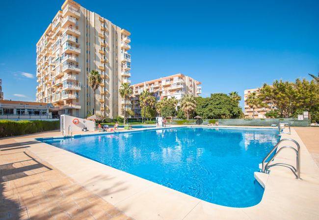 Piscina comunitaria de este apartamento en Benalmádena