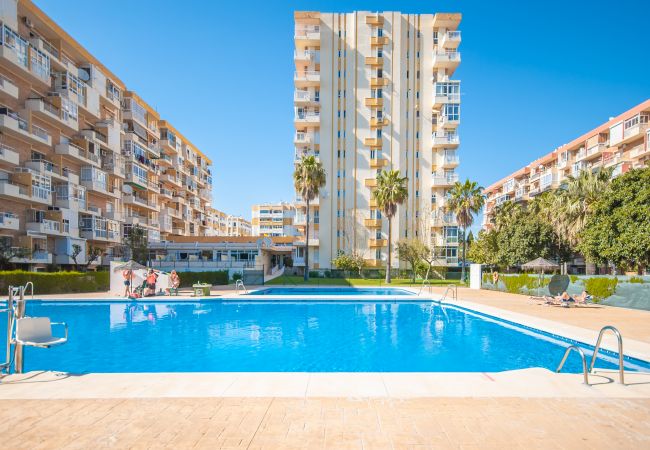 Piscina comunitaria de este apartamento en Benalmádena