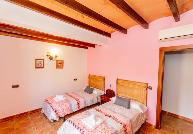 Dormitorio infantil de esta villa en Alhaurín el Grande