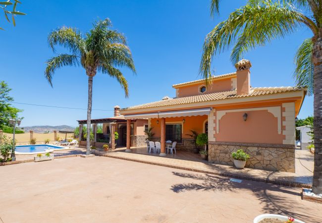 Casa rural en Alhaurín el Grande - Cubo's Finca Camino de Las Tinajas