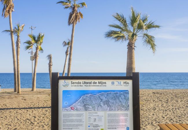 Apartamento en La Cala de Mijas - Cubo's Beach Side Apartment at La Cala