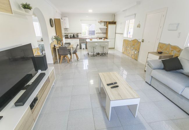 Casa rural en Nerja - Villa Marimel Con Piscina Privada