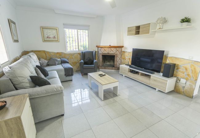 Casa rural en Nerja - Villa Marimel Con Piscina Privada