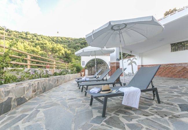 Casa rural en Nerja - Villa Marimel Con Piscina Privada