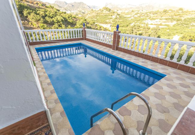 Casa rural en Nerja - Villa Marimel Con Piscina Privada