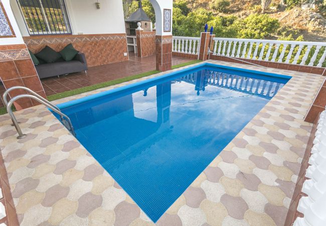 Casa rural en Nerja - Villa Marimel Con Piscina Privada