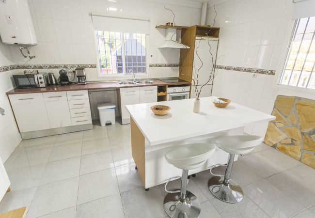 Casa rural en Nerja - Villa Marimel Con Piscina Privada