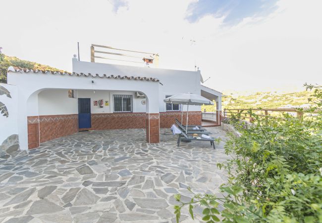 Casa rural en Nerja - Villa Marimel Con Piscina Privada