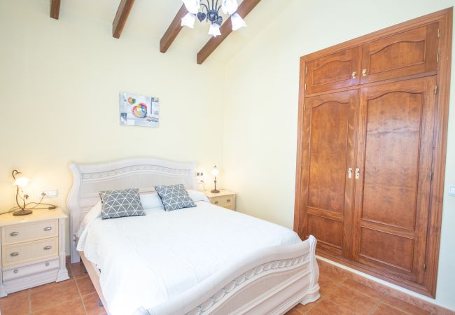 Bedroom of this farm in Alhaurín el Grande