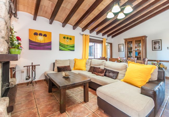 Dining room of this country house in Alhaurín de la Torre