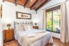 Bedroom of this country house in Alhaurín de la Torre