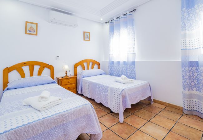 Children's bedroom of this Finca in Coín