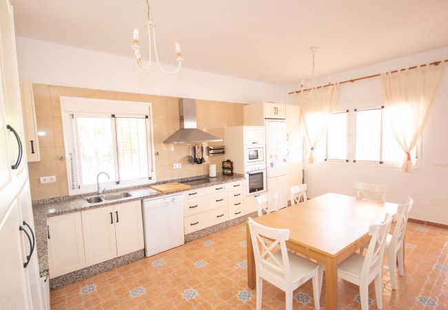 Kitchen of this Villa in Cártama