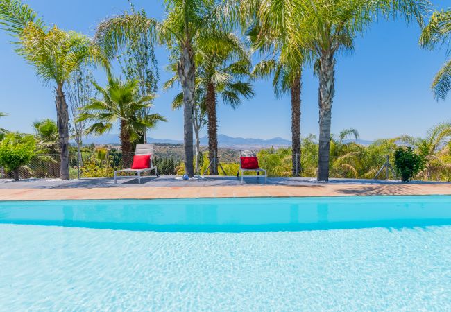 Pool of this Finca in Alhaurín el Grande