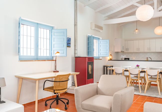 Dining room of this farm in Alhaurín el Grande