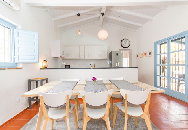 Dining room of this farm in Alhaurín el Grande