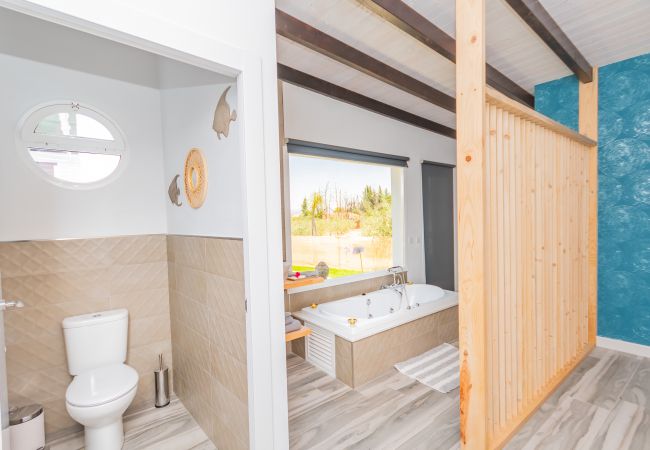 Bathroom of this farm in Alhaurín el Grande