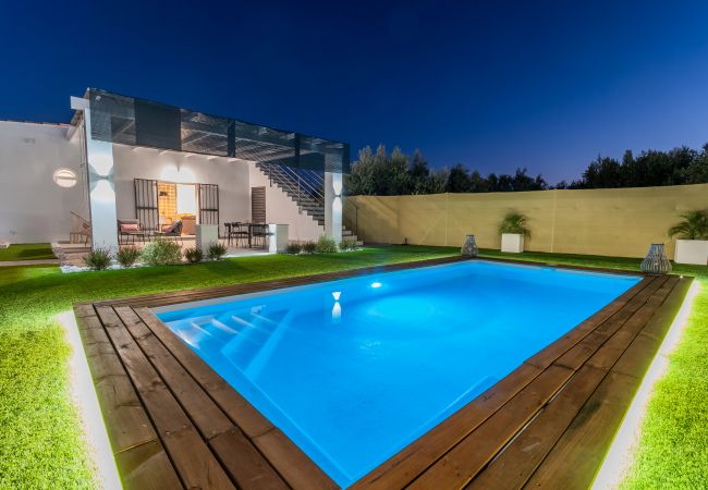 Private pool of this estate in Alhaurín el Grande