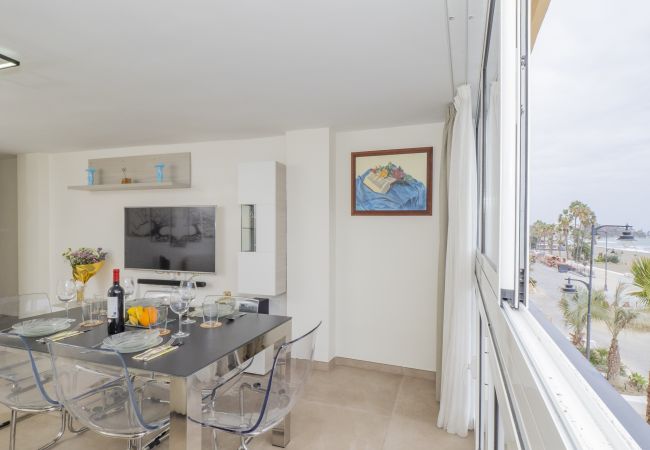 Apartment in Estepona - Cubo's Estepona Oceanview Apartment & Free Parking