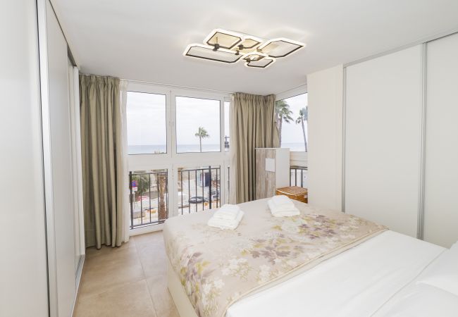 Apartment in Estepona - Cubo's Estepona Oceanview Apartment & Free Parking