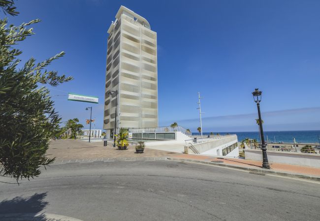 Apartment in Estepona - Cubo's Estepona Oceanview Apartment & Free Parking