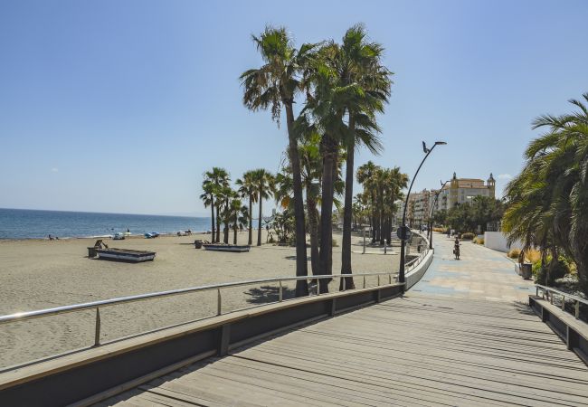 Apartment in Estepona - Cubo's Estepona Oceanview Apartment & Free Parking