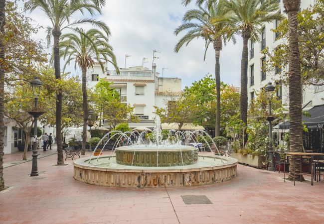 Apartment in Estepona - Cubo's Estepona Oceanview Apartment & Free Parking