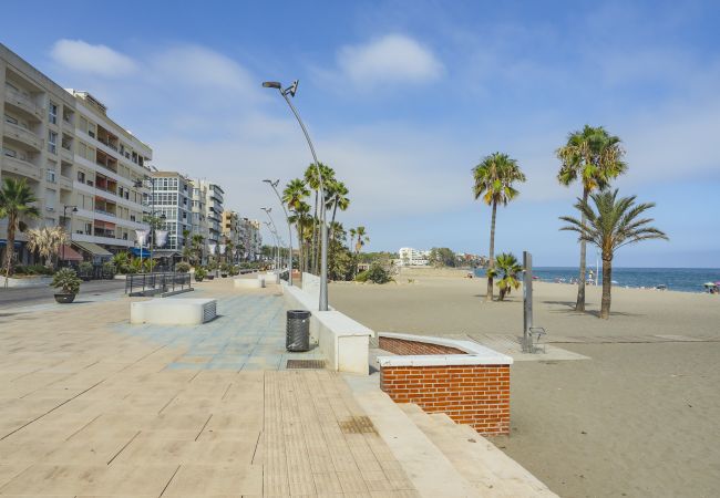 Apartment in Estepona - Cubo's Estepona Oceanview Apartment & Free Parking