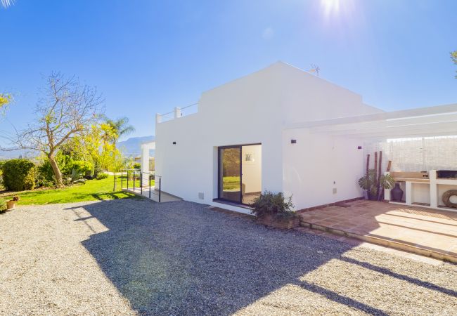 Cottage in Alhaurín el Grande - Cubo's Casa Rural El Oasis De Don Pedro